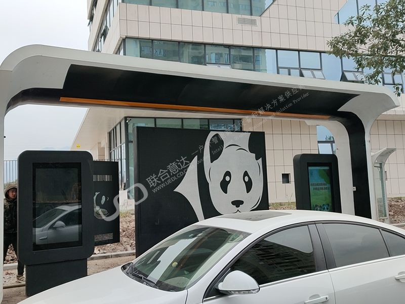 雅安智能公交站牌运行顺利
